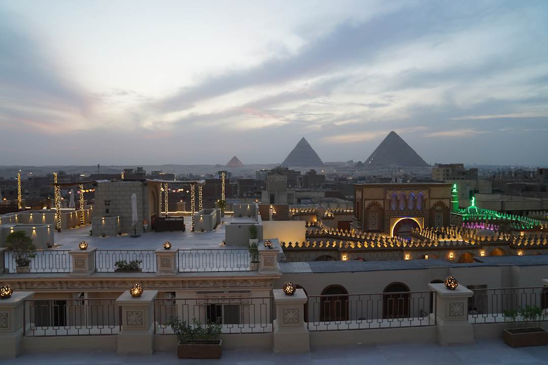 Außenansicht Pyramids Khan Hotel