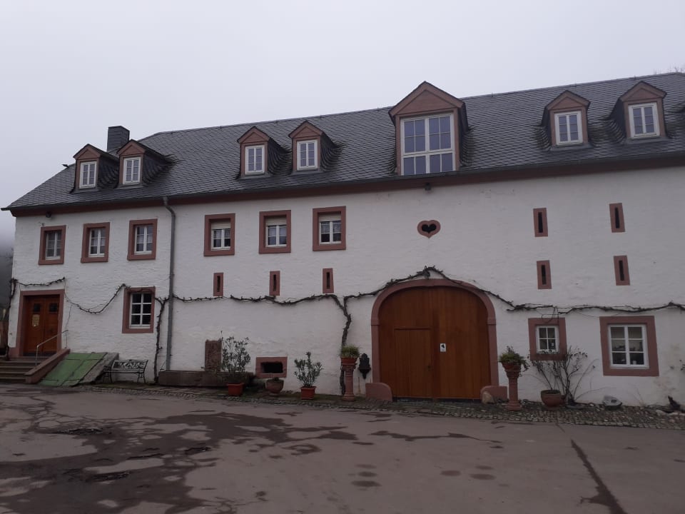 Außenansicht Hotel und Weingut Karlsmühle