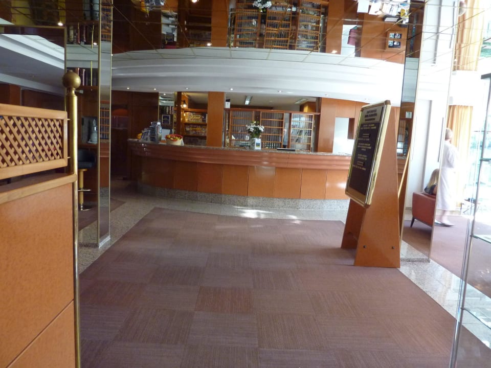 Lobby DEKRA Congresshotel Wart