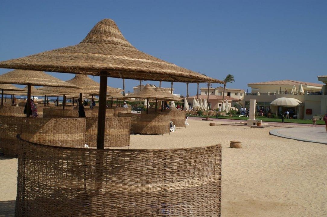 Strand und Sicht auf Strand-Restaurant Cleopatra Luxury Resort Makadi Bay