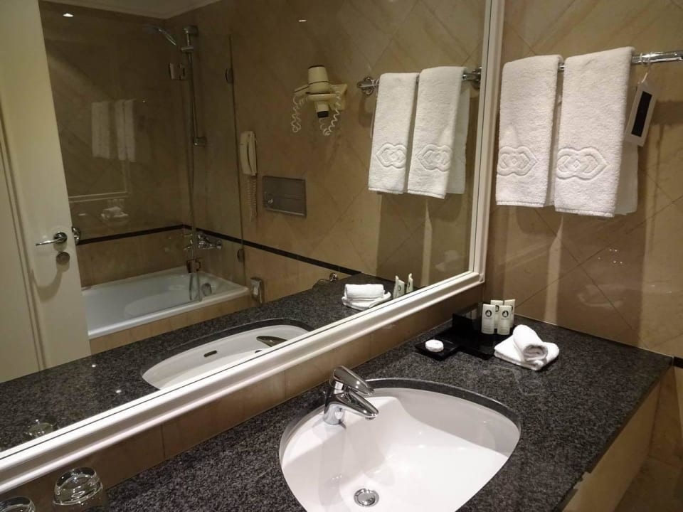 Deluxe room with river view #514 Sofitel Budapest Chain Bridge