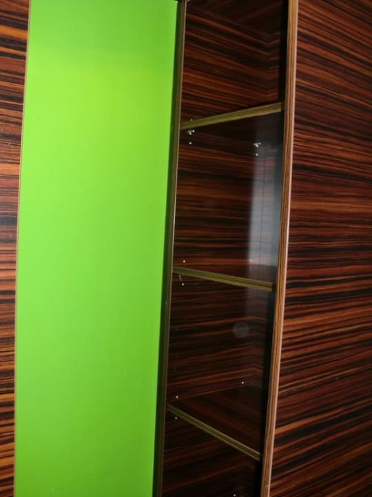 Schranknische im Doppelzimmer Deluxe Hotel Metropol by Maier Privathotels