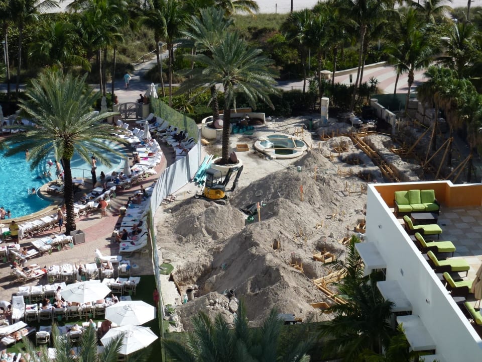 Baustelle neben Pool Hotel Loews Miami Beach