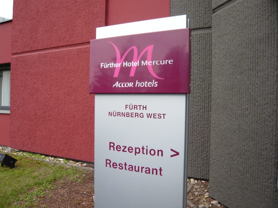 Der Eingangsbereich Fürther Hotel Mercure Nürnberg West