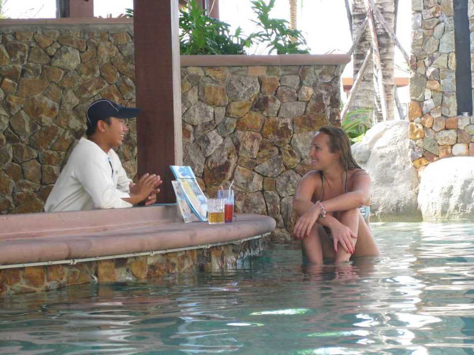 Pool bar "Waves" Centara Grand Mirage Beach Resort Pattaya