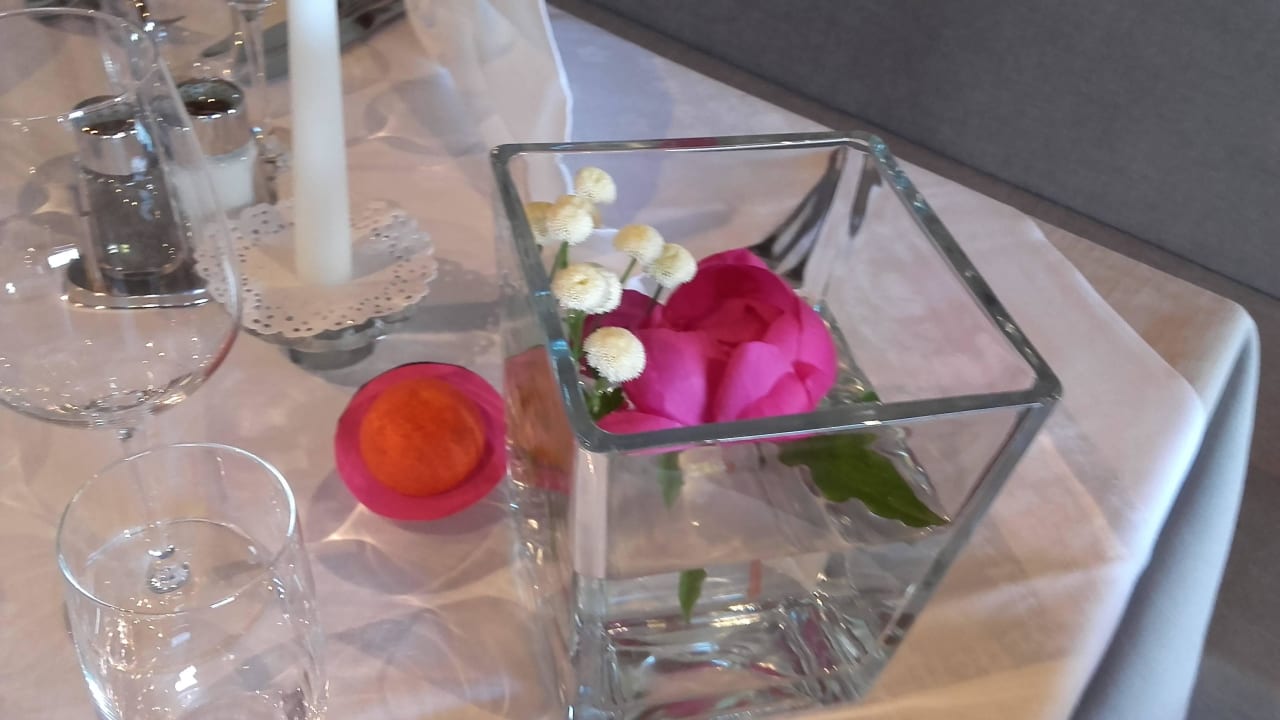 Tisch Deko beim Genussvollmond Event Hotel Wieslhof