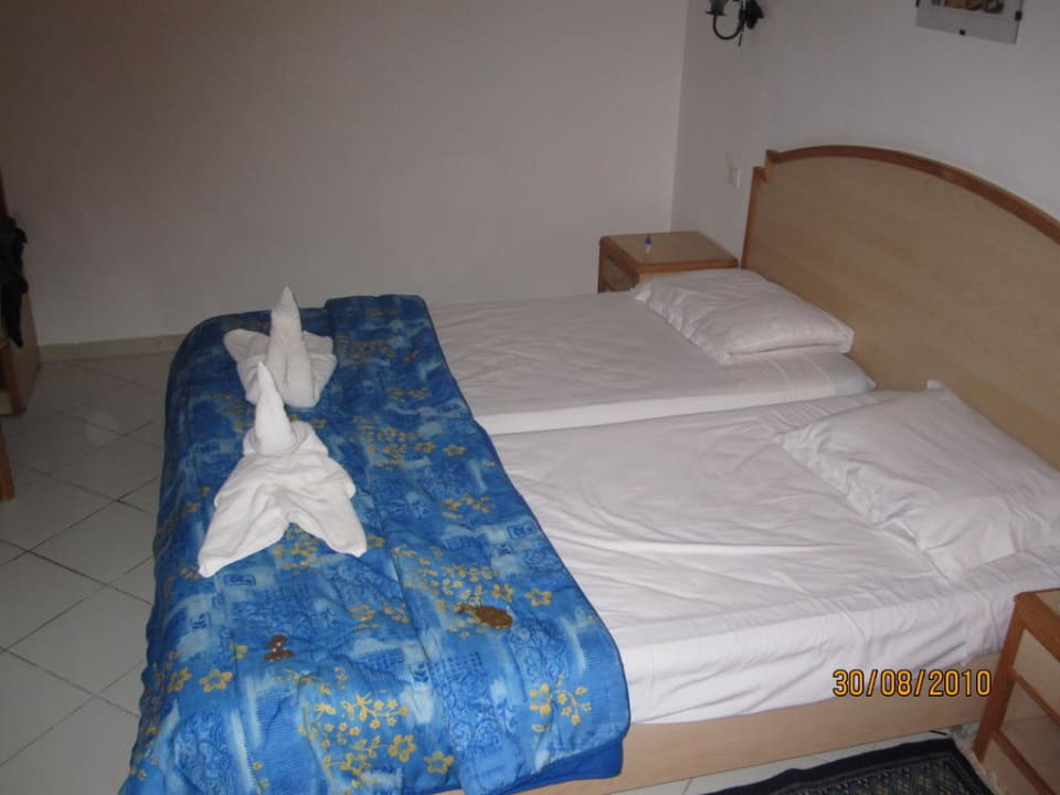 Doppelbett Economy Zimmer Hotel Nesrine