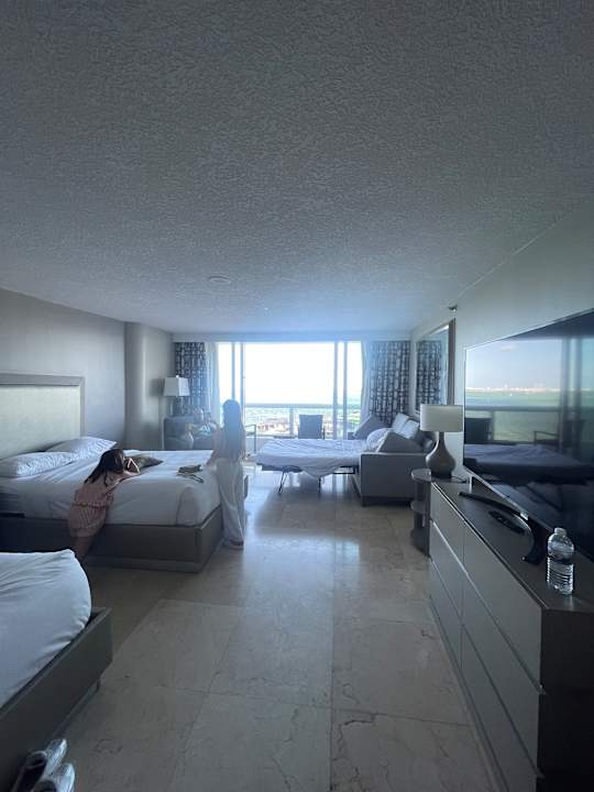Zimmer DoubleTree by Hilton Grand Hotel Biscayne Bay