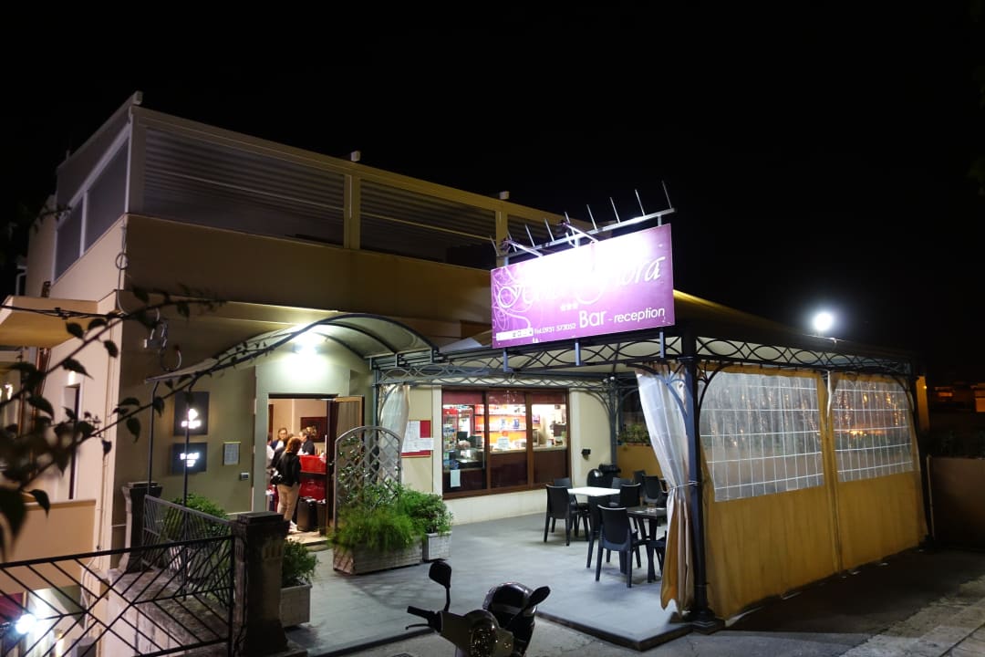 Außenansicht Hotel Flora