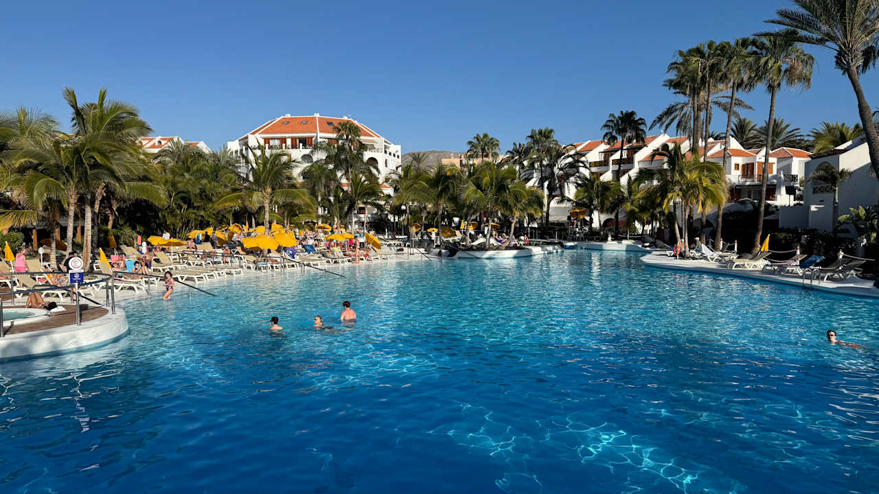 Pool Parque Santiago III Official