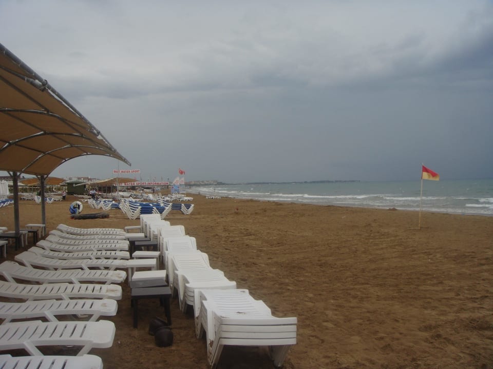 .. der Strand bei schlechtem Wetter Aydinbey Kings Palace & Spa