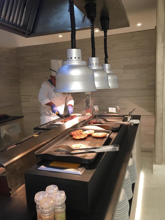 Grillbuffet - leider oft Tot gebraten Hipotels Mediterraneo