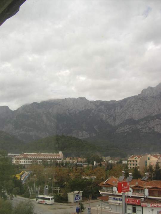 Richtung Berge Kilikya Palace Göynük