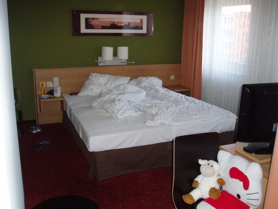 Doppelbett  Leonardo Hotel Nürnberg