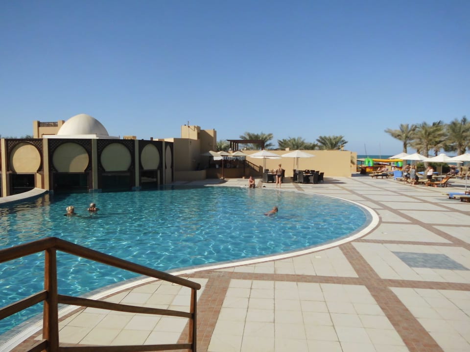 Pool vom Hilton Resort Hilton Garden Inn Ras Al Khaimah