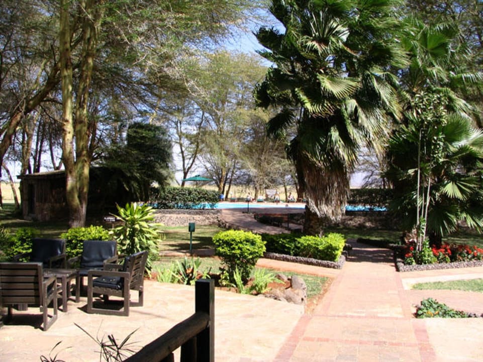 Blick zum Pool Ol Tukai Lodge