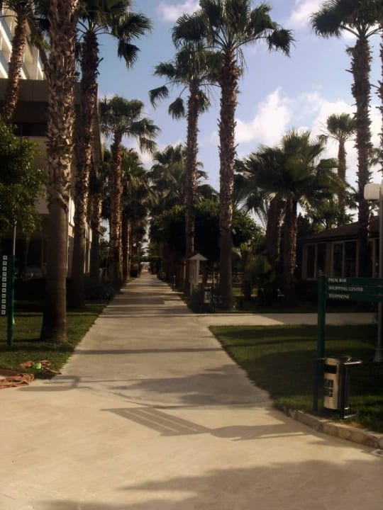 Weg zum Strand Hotel Royal Garden Beach