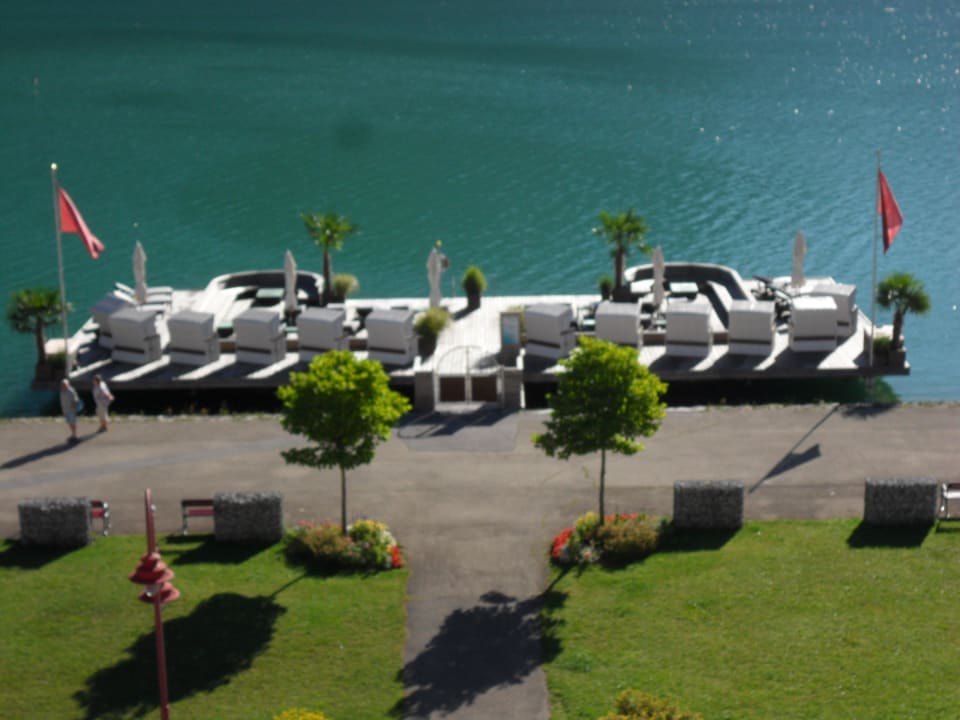 Blick vom Balkon auf  Steg und See Entners am See