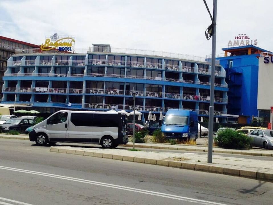 Hotel Vorderansicht von der Straße aus Hotel Bohemi