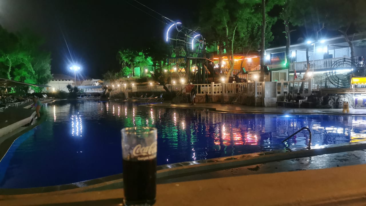 Pool Senza Garden Holiday Club