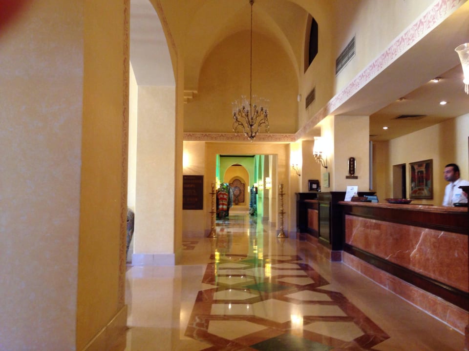 Die gemütliche und kühle Lobby  Steigenberger Coraya Beach - Adults only