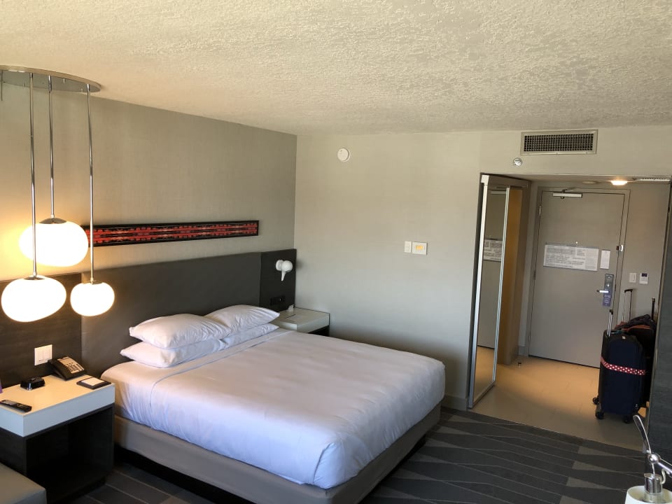 Zimmer Hyatt Regency Los Angeles International Airport