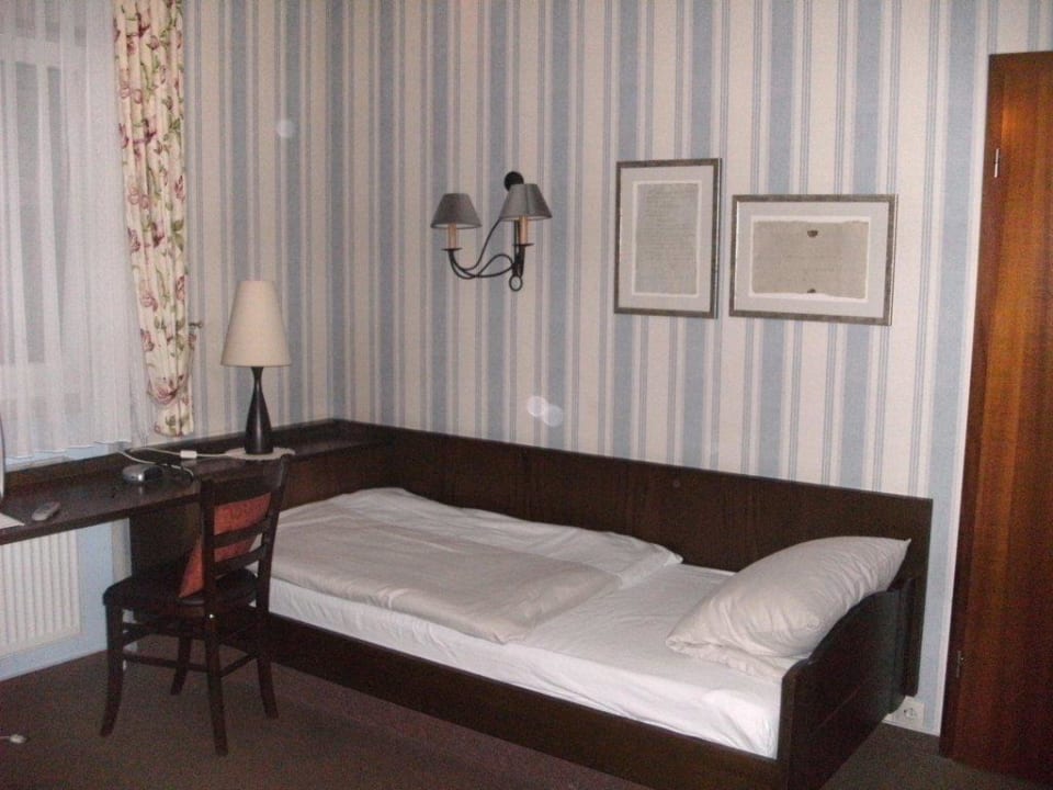 Doppelzimmer Nummer 10 b Hotel Zur Rose