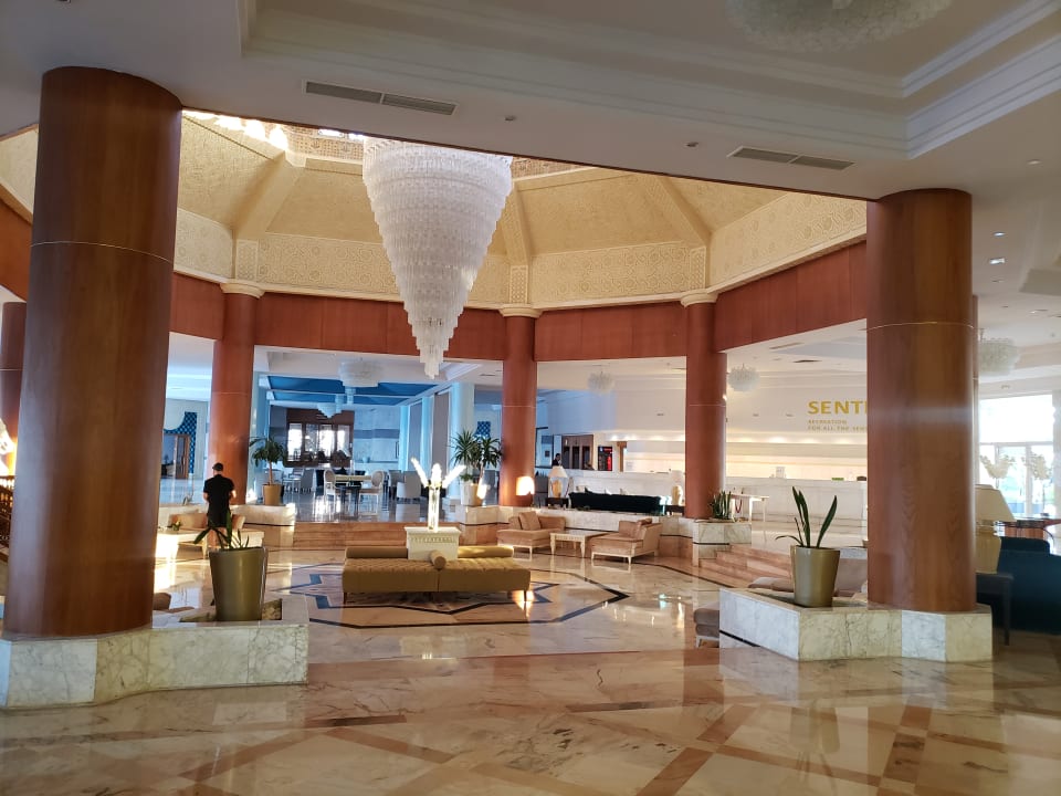 Lobby Sentido Bellevue Park
