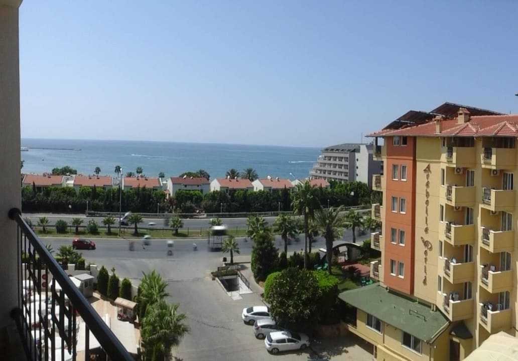 Von Neuen Gebäude aus Hotel Arabella World