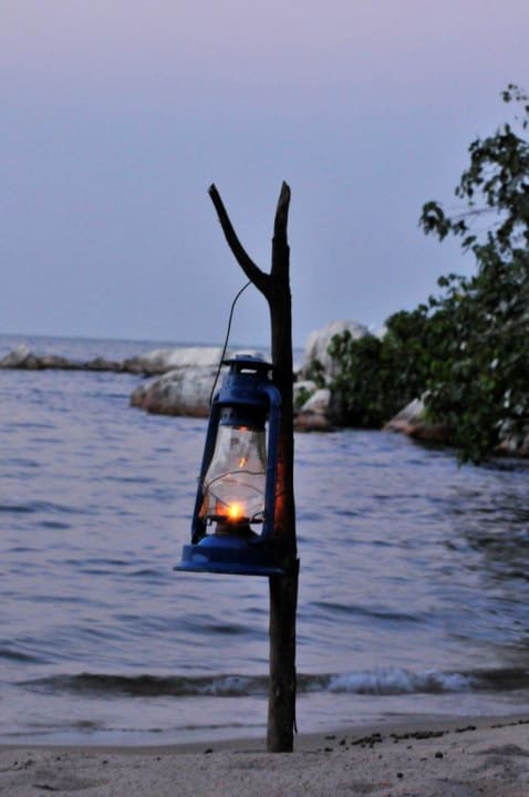 Am Strand Rubondo Island Camp