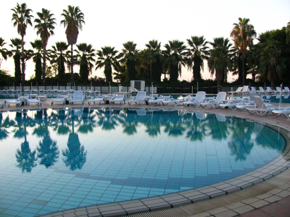 Бассейн Hotel Özkaymak Falez