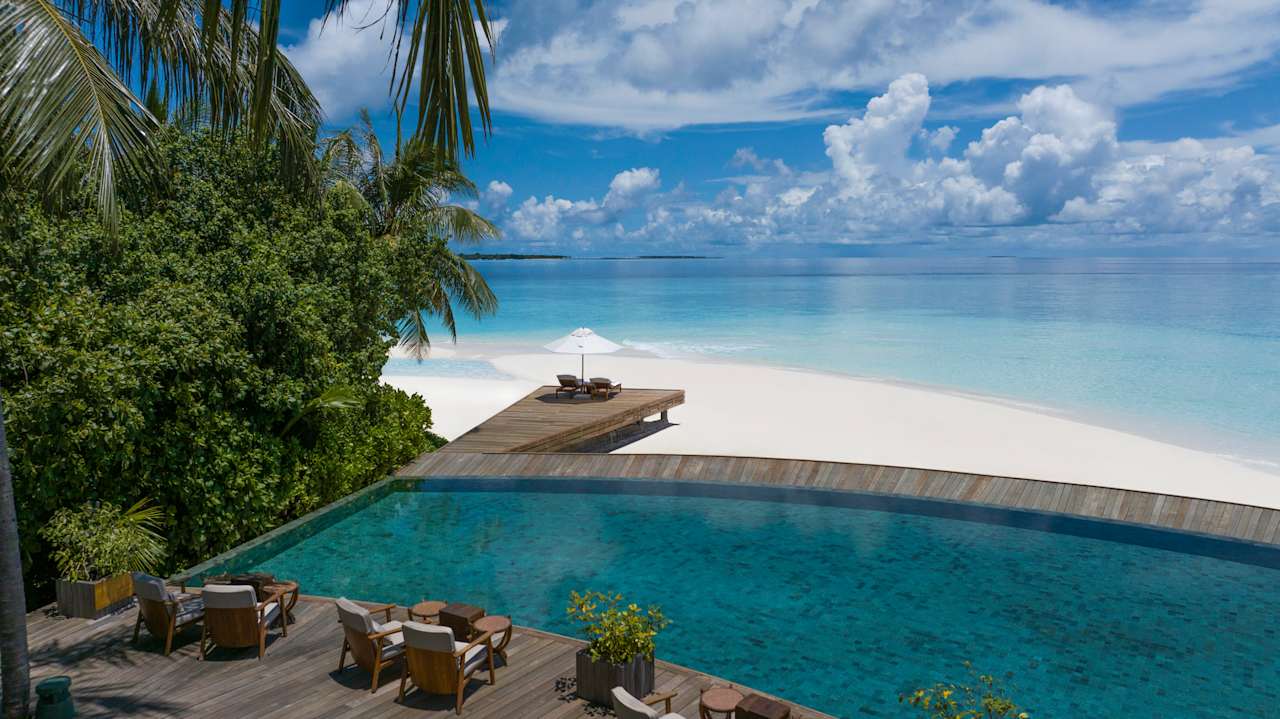 Pool Milaidhoo Maldives