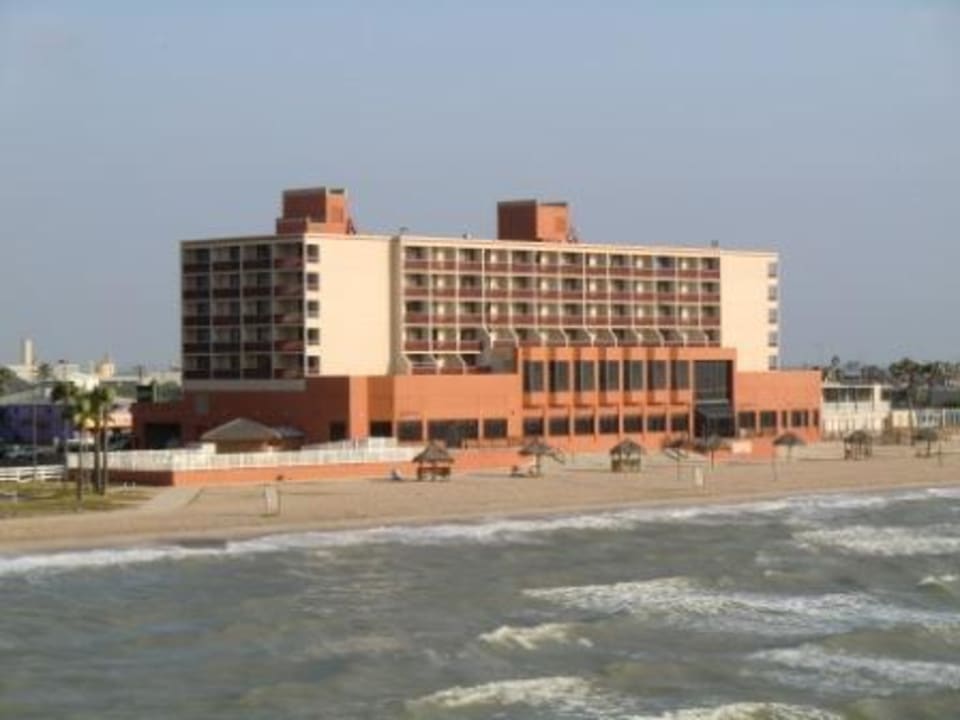 Blick auf das Hotel Radisson Hotel Corpus Christi Beach