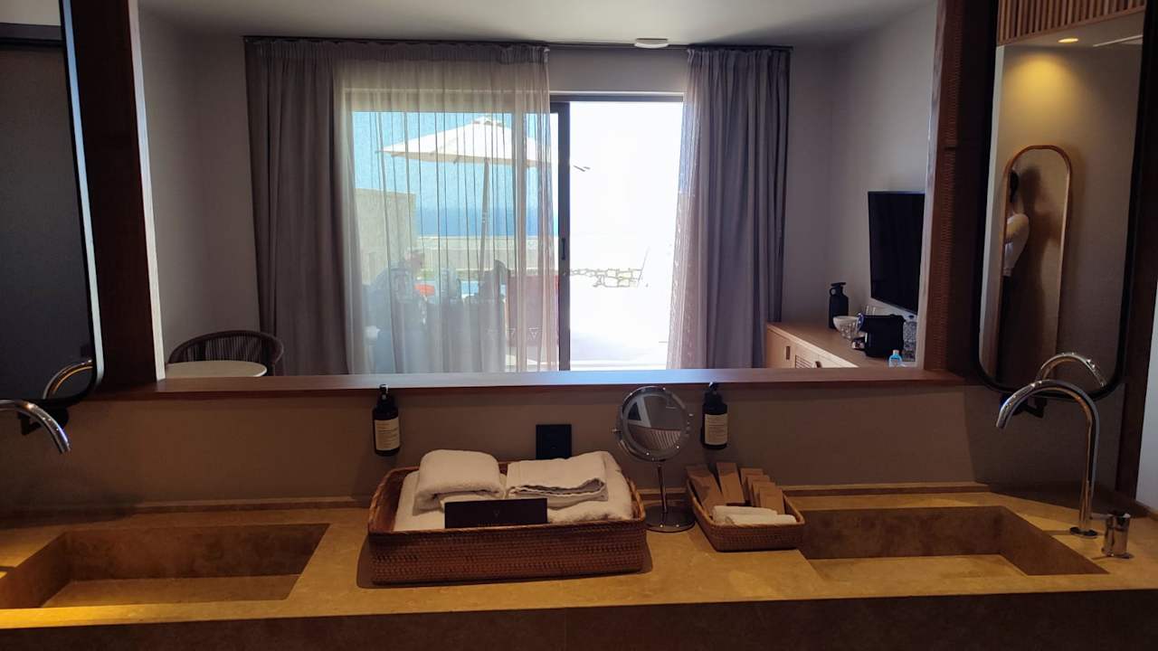 Zimmer The Royal Senses Resort, Curio Collection by Hilton