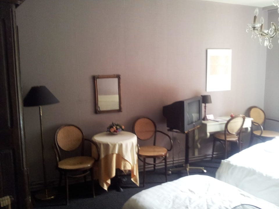 Volgepropte kamer Hotel Ter Brughe