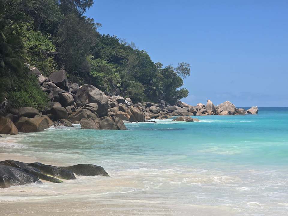 Strand Berjaya Praslin Resort