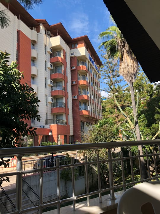 Gartenanlage Hotel Sirma