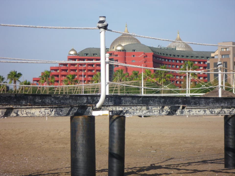 Vom Strand aus gesehen Hotel Delphin Palace