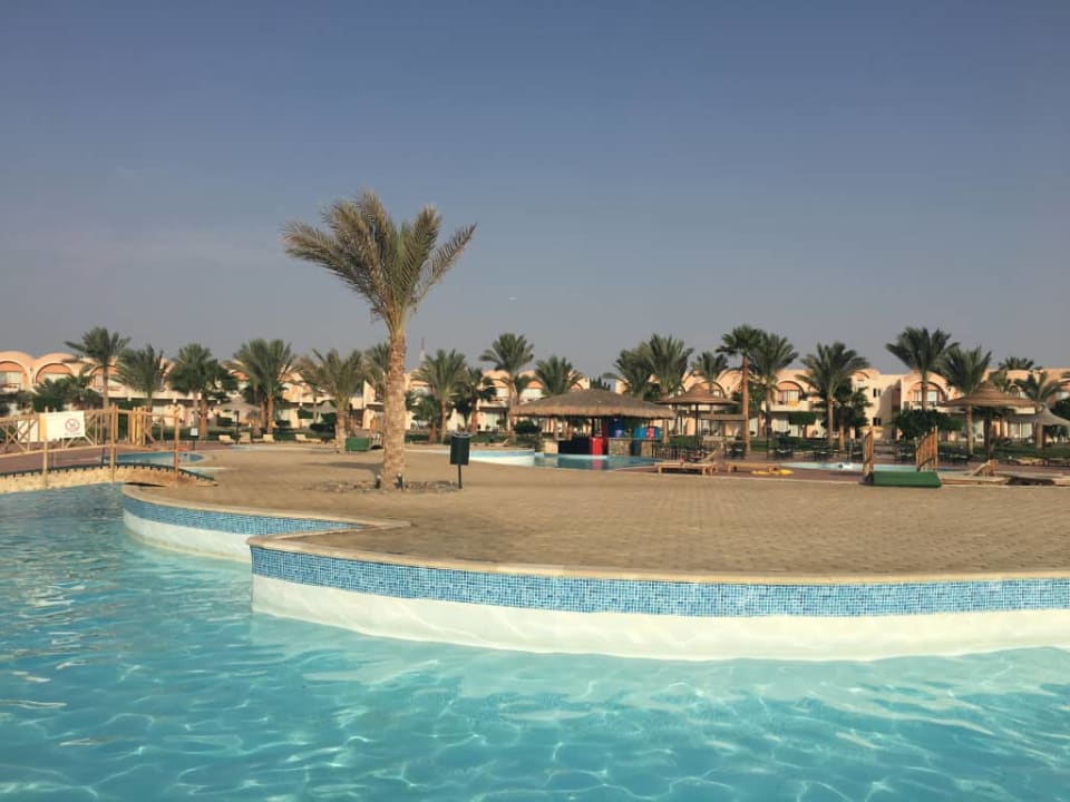 Basen Three Corners Sea Beach Resort