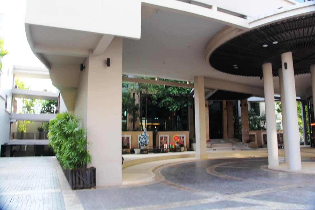 Hoteleinfahrt Hotel Tara Mantra Cha Am