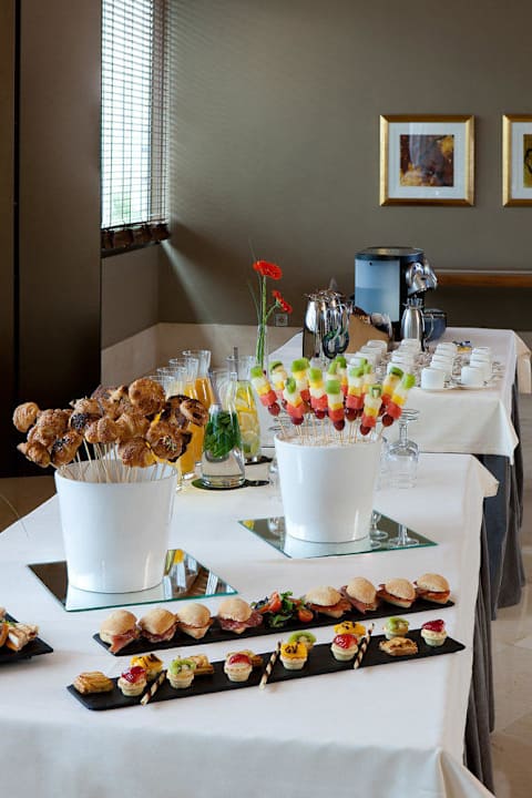  Meeting Room Coffee - Hall NH Barcelona Sant Just