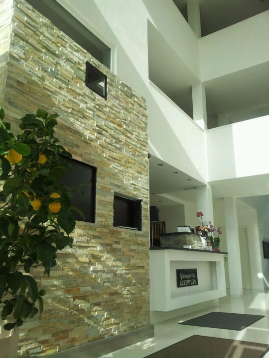 Rezeption Hotel Youngstar