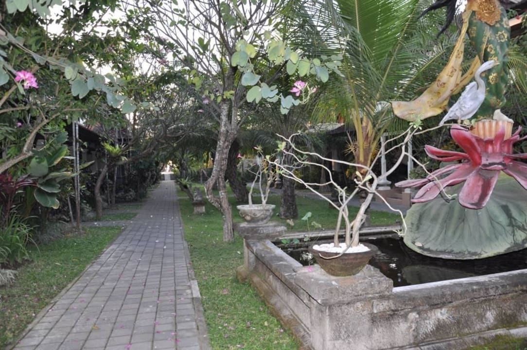 Gartenanlage Villa Shanti Beach