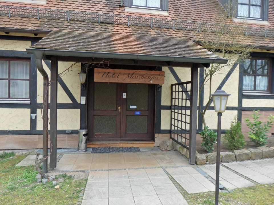 Eingang zu den Zimmern Landgasthof Mörsbergei