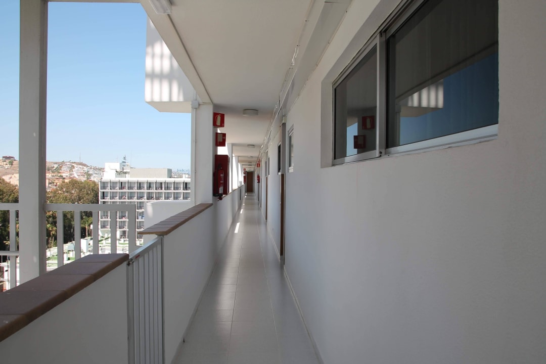 Rückseite des Hotels: Gang zu den Appartements Hotel Europalace