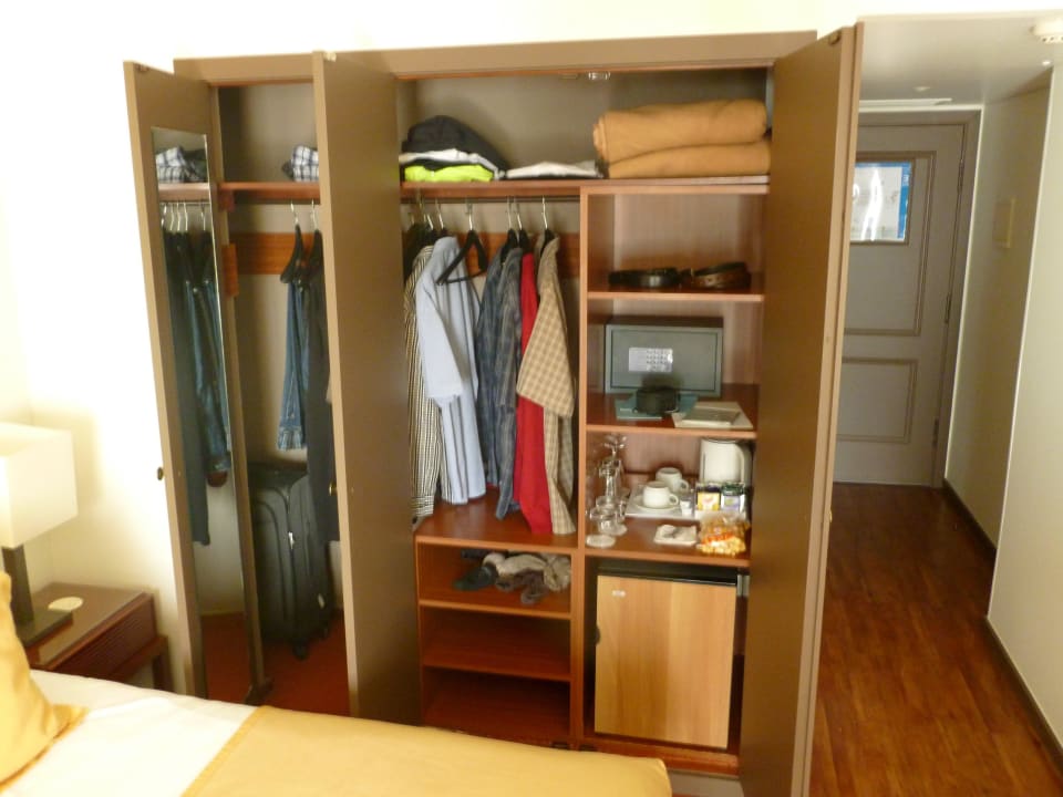 Für einen Single reichts.... PortoBay Falésia