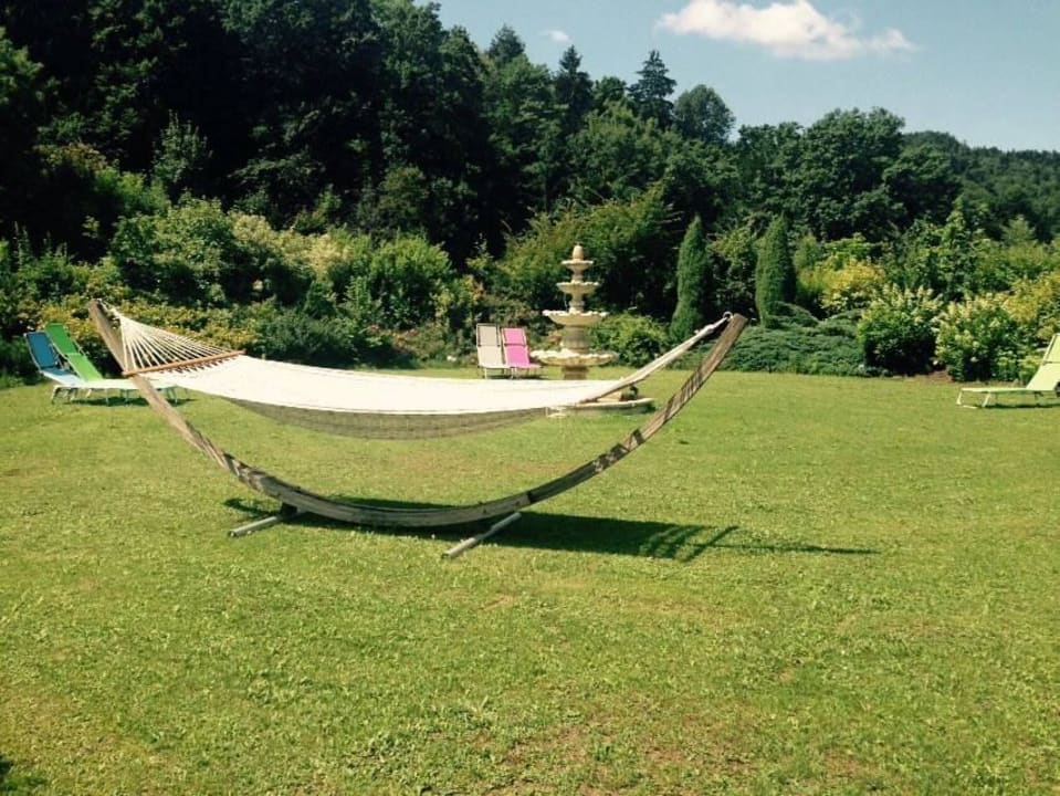 Garten vor dem Wellnessbereich Hotel Rösch
