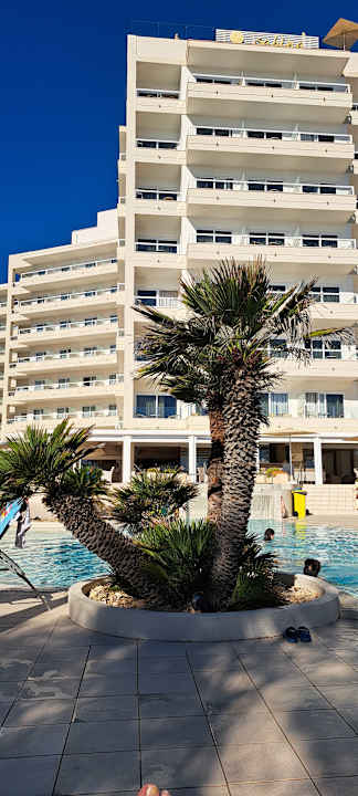 Außenansicht Sabina Hotel & Suites