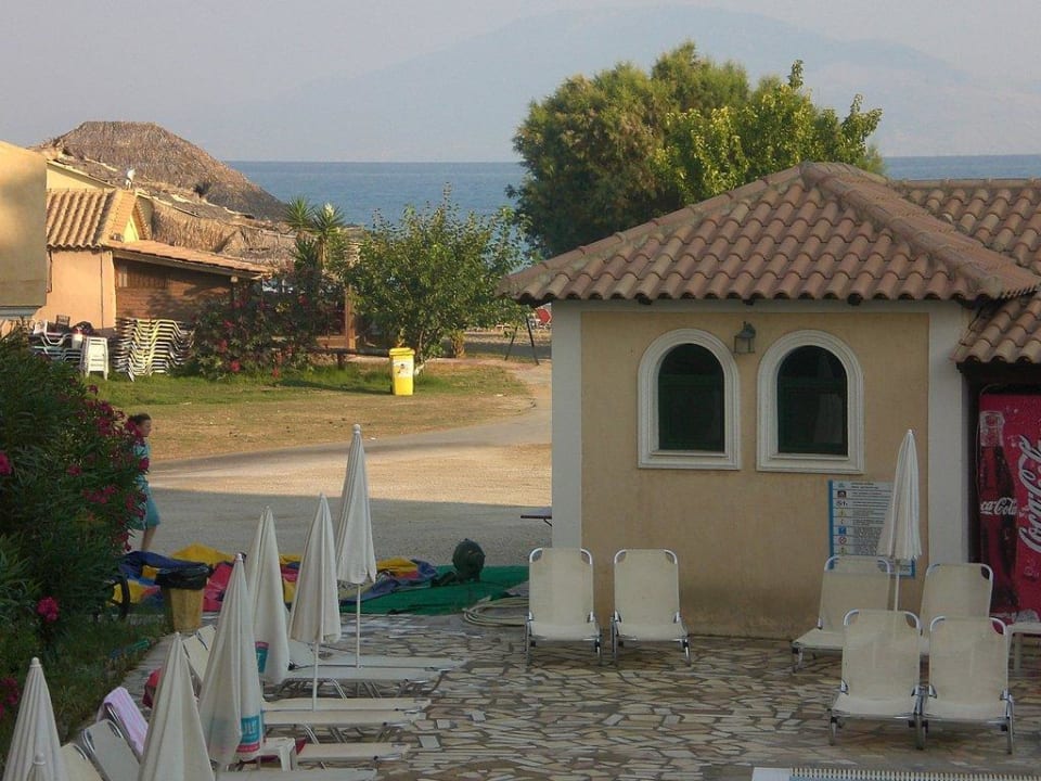 Weg zum Strand Strofades Beach Hotel