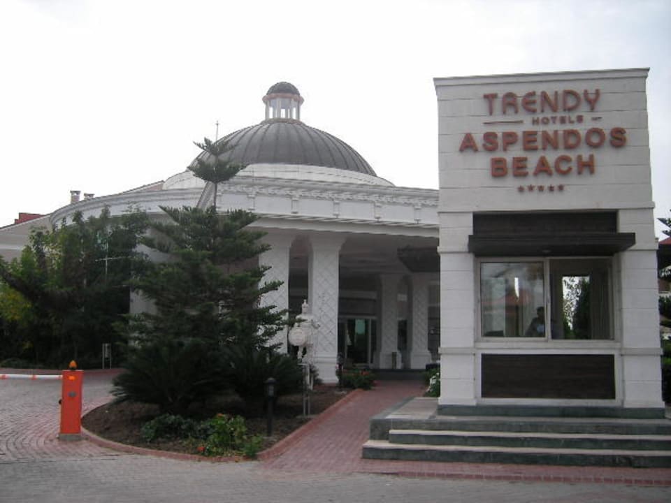 Haupteingang Trendy Aspendos Beach Hotel